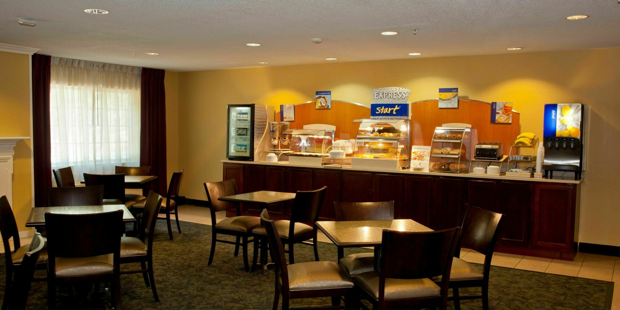 Days Inn & Suites By Wyndham North Bay Downtown Exterior photo